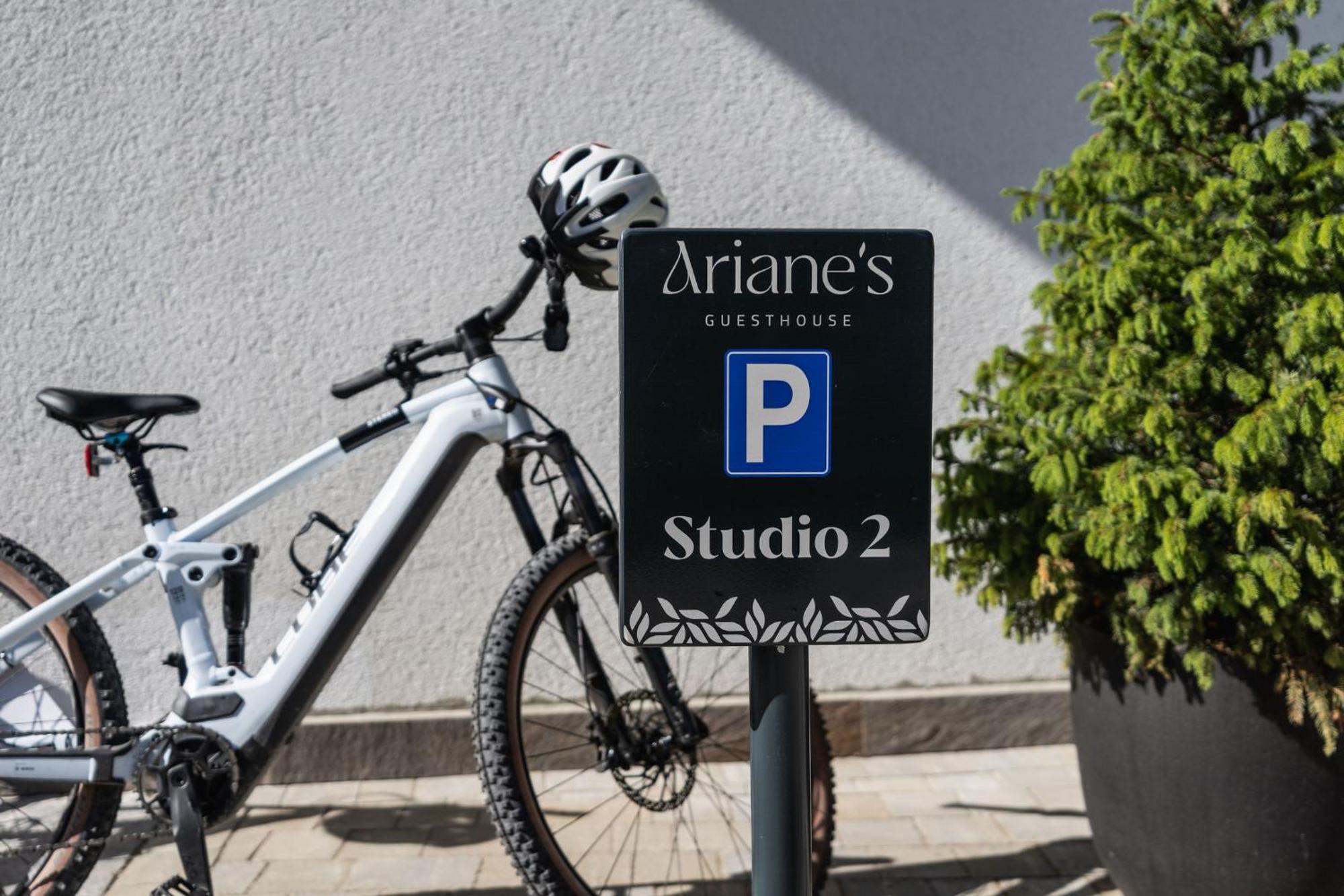 Ariane'S Guesthouse Сесто Экстерьер фото