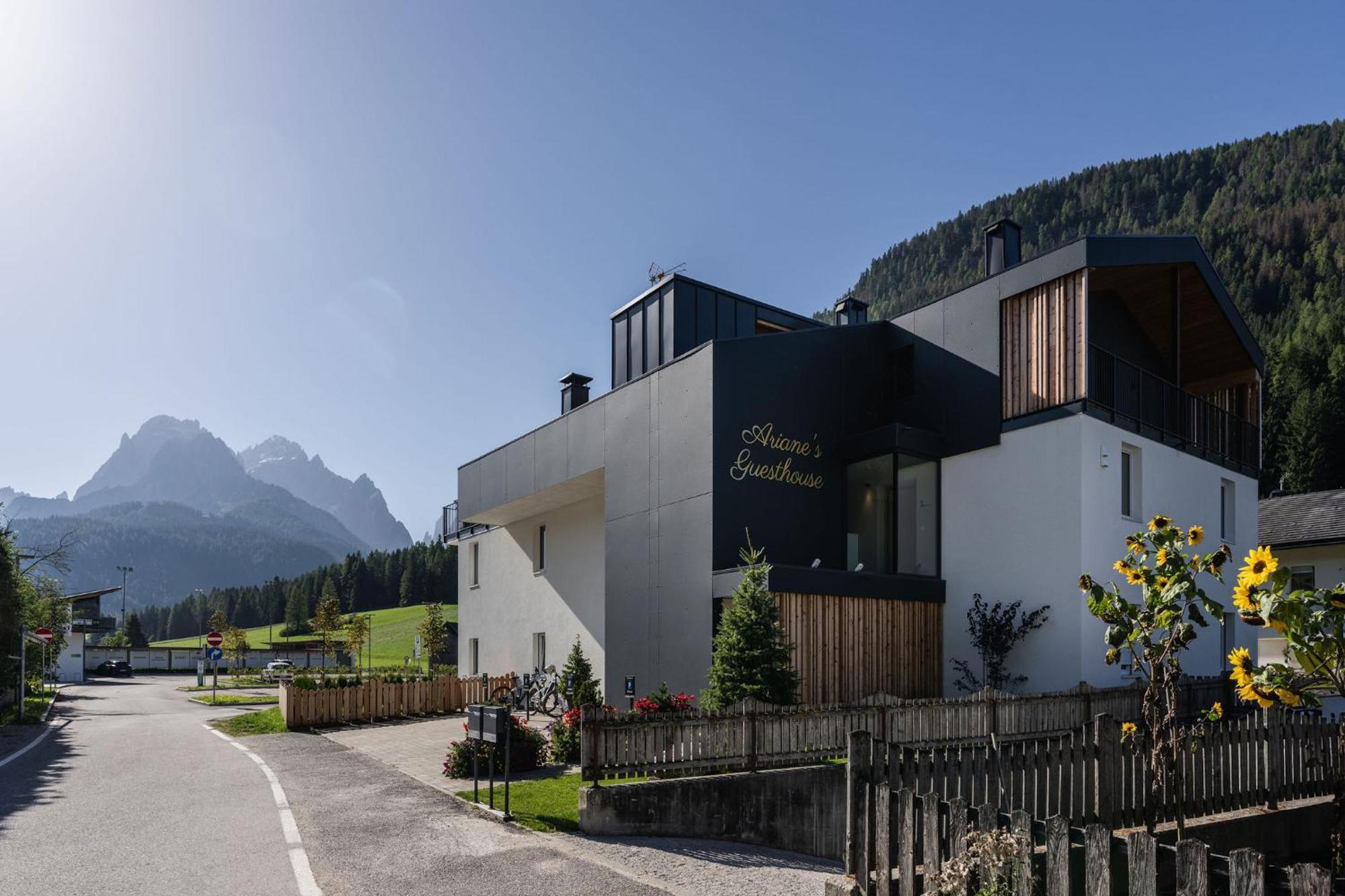 Ariane'S Guesthouse Сесто Экстерьер фото